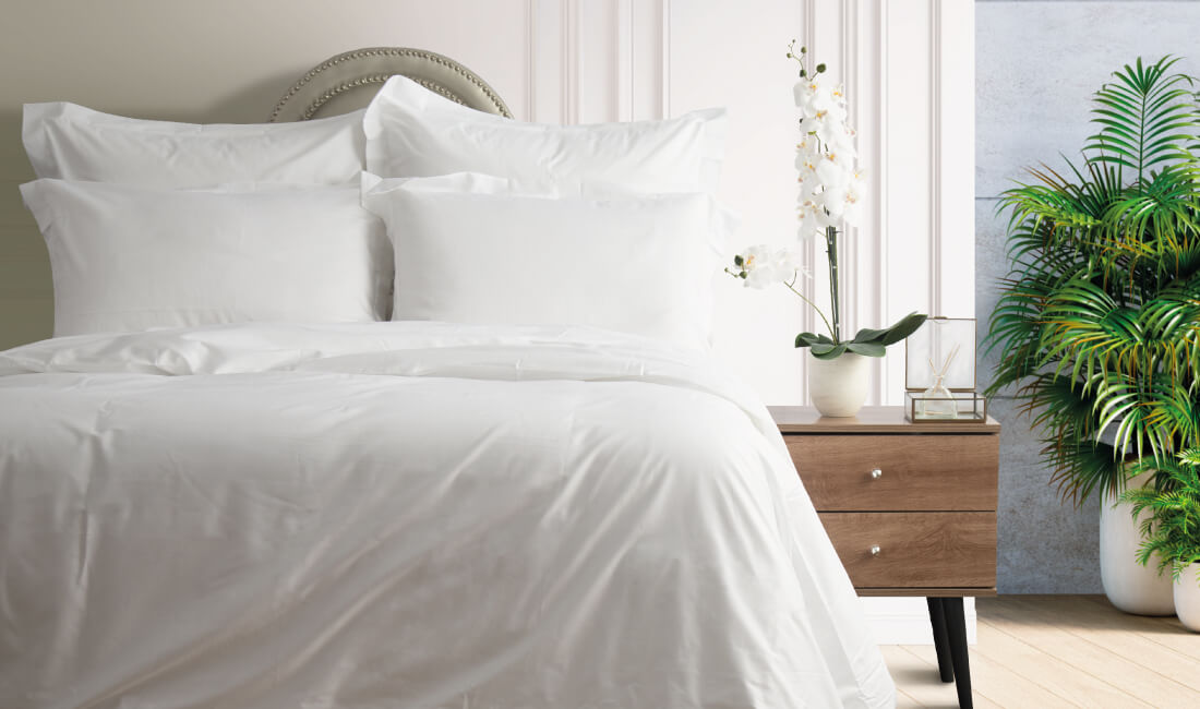 PLUMAS - TRANSFORMA TU DORMITORIO EN UNA HABITACIÓN DE HOTEL CON ESTOS 3 TIPS